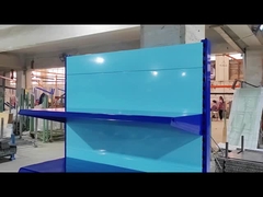 ¿Cuáles son los diferentes tipos de estantes en un supermercado?