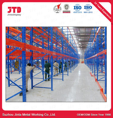 Capacidad 2000kgs de los estantes del metal de la altura los 4m Warehouse por capa con el estante de acero